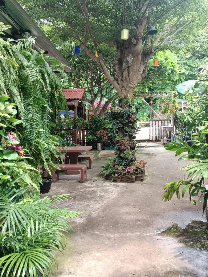 Adrian View Resort Ko Sichang Exterior foto